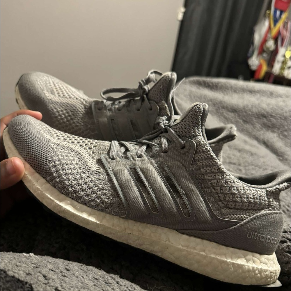 Lightly worn men size 9 adidas’s